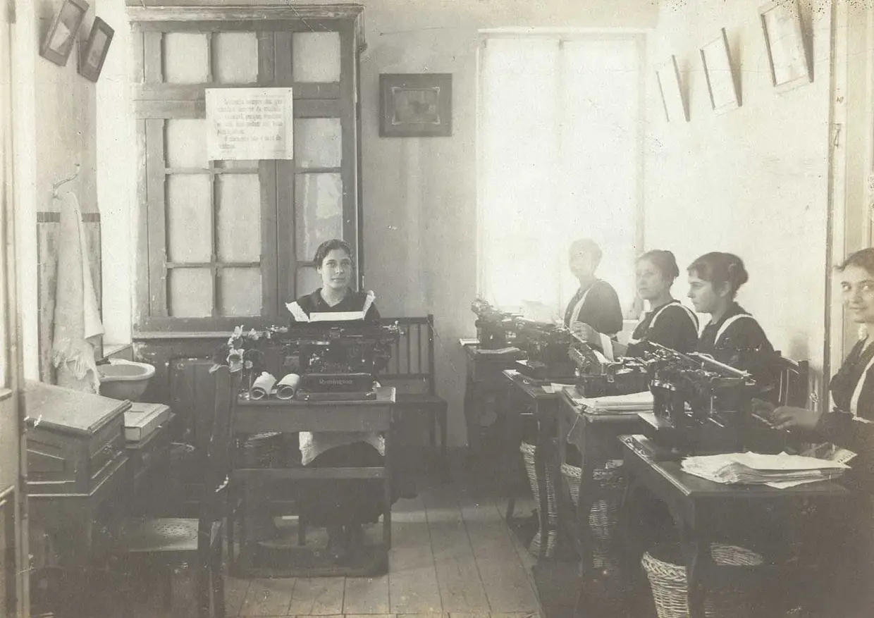 A sala de datilografia (1917)