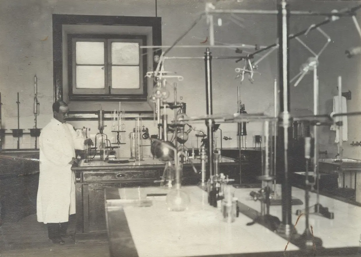 O primeiro laboratório da Manutenção Militar onde eram testadas a qualidade dos alimentos (1917)
