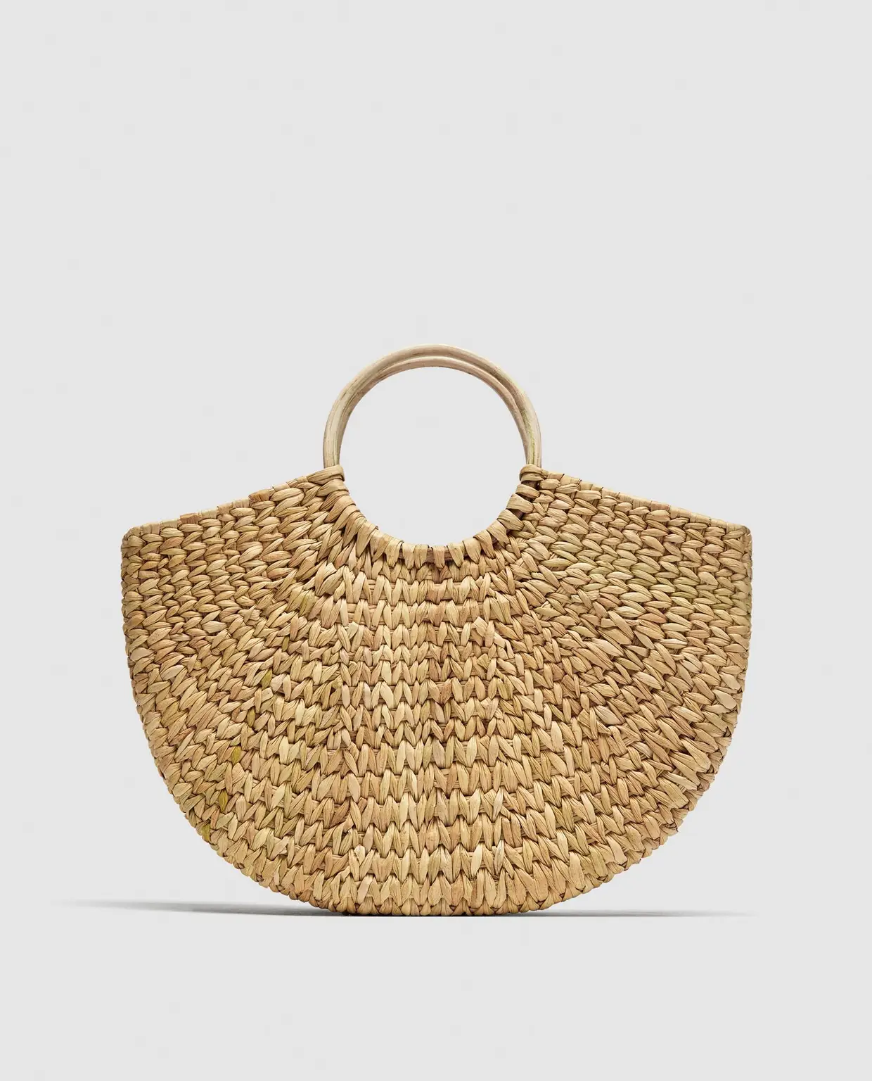Cesta com asas redondas, Zara, €29,95