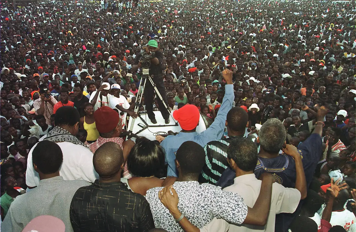 Guiné-Bissau, 2001