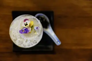 O Soão tem a maior carta de destilados asiáticos, pelo menos de Lisboa, com gins, saké japonês, soju coreano (aguardente de arroz), baijius da China (a partir de grãos de sorgo fermentado) e uísques