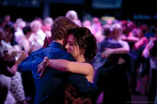 Durante o Festival Internacional de Tango de Lisboa pode assistir-se a espetáculos, mas também aprender a dançar