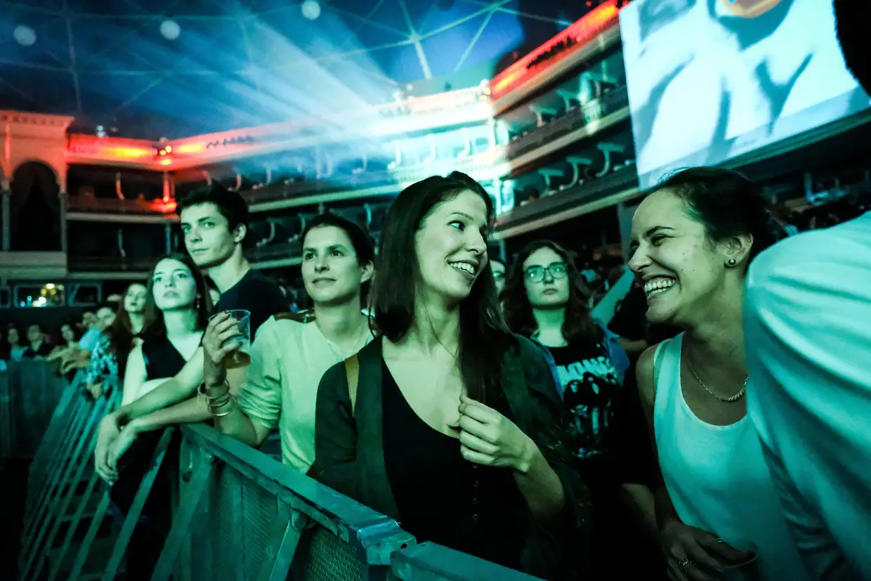 O evento surgiu como evolução das EA Live Sessions, pequenos concertos mais intimistas que foram decorrendo, durante um ano, com 24 bandas portuguesas