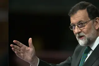 Parlamento espanhol aprova moção de censura que afasta Rajoy e elege Sánchez