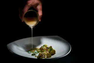 Os tortellini com lulas, planctôn e frutos do mar, de Heinz Beck