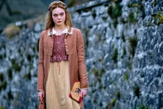 O filme
mostra
o convívio de Mary Shelley com grandes personagens da literatura inglesa, incluindo o grande poeta Lord Byron, aqui apresentado como uma figura desprezível