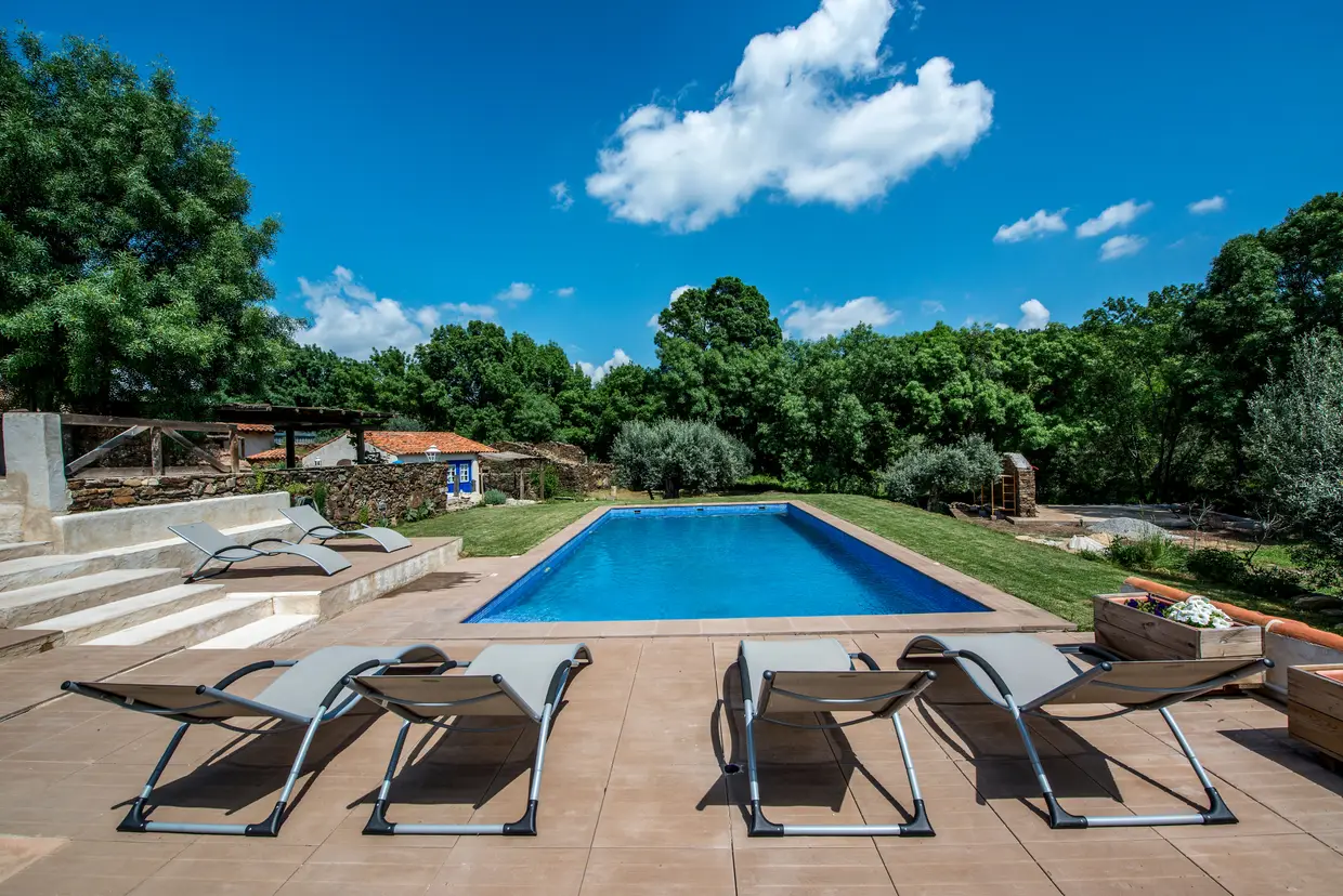 Na casa de campo Moinho do Maneio, a oito quilómetros da vila de Penamacor, não há rede, televisão nem nada que possa perturbar o silêncio