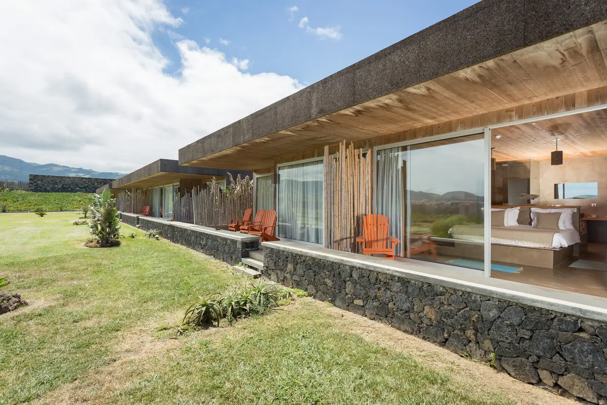 Quer nas villas, quer nos novos estúdios, foram desenhados para fora, não esquecendo o destino