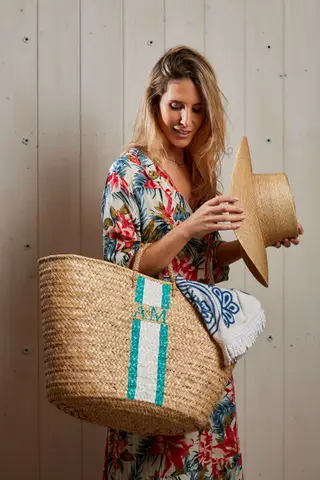 Pop-up store - Ter um espaço físico torna-se fundamental na altura do verão, quando muitos estrangeiros passam férias no Algarve
