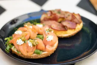 O bagel do menu Must-Have