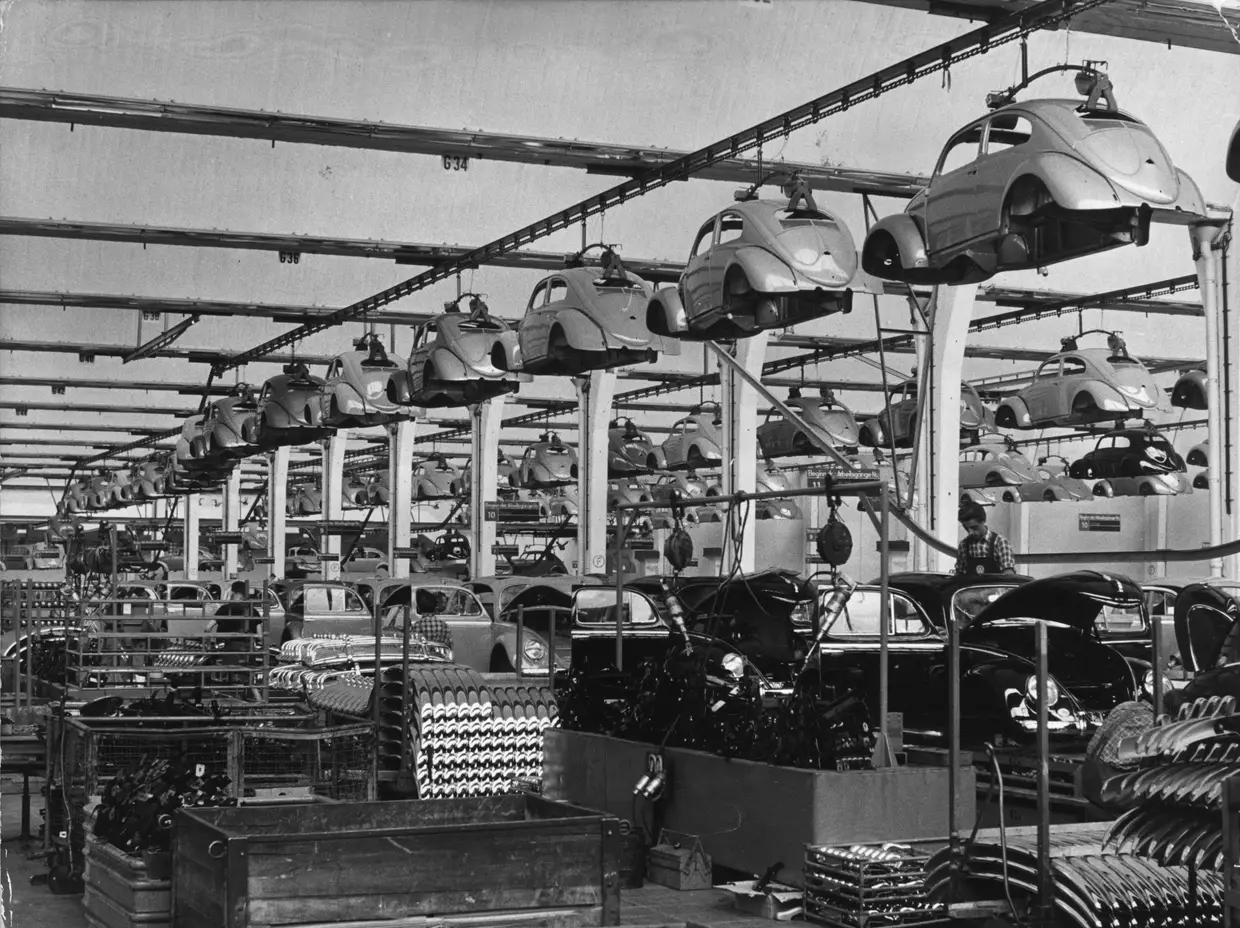 Linha de montagem, em 1955