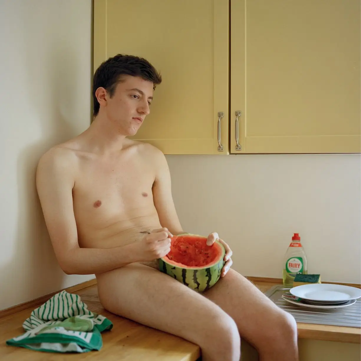 No projeto “My Tinder Boys”, Yushi Li fotografou diferentes homens que conheceu através da aplicação de encontros online Tinder