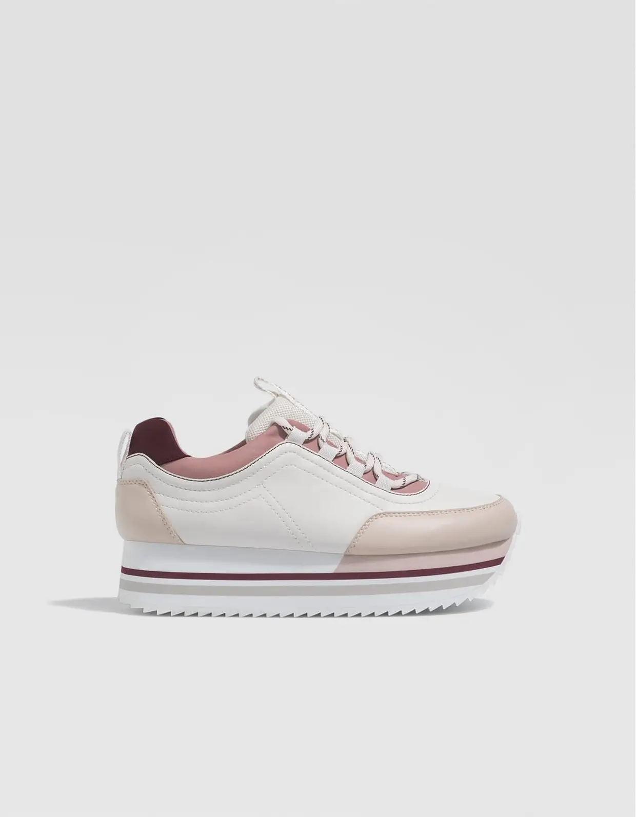 Ténis, Stradivarius, 29,99 euros