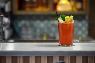 O Chilcano framboesa e citronela, um dos cocktails servidos no Pisco Bar