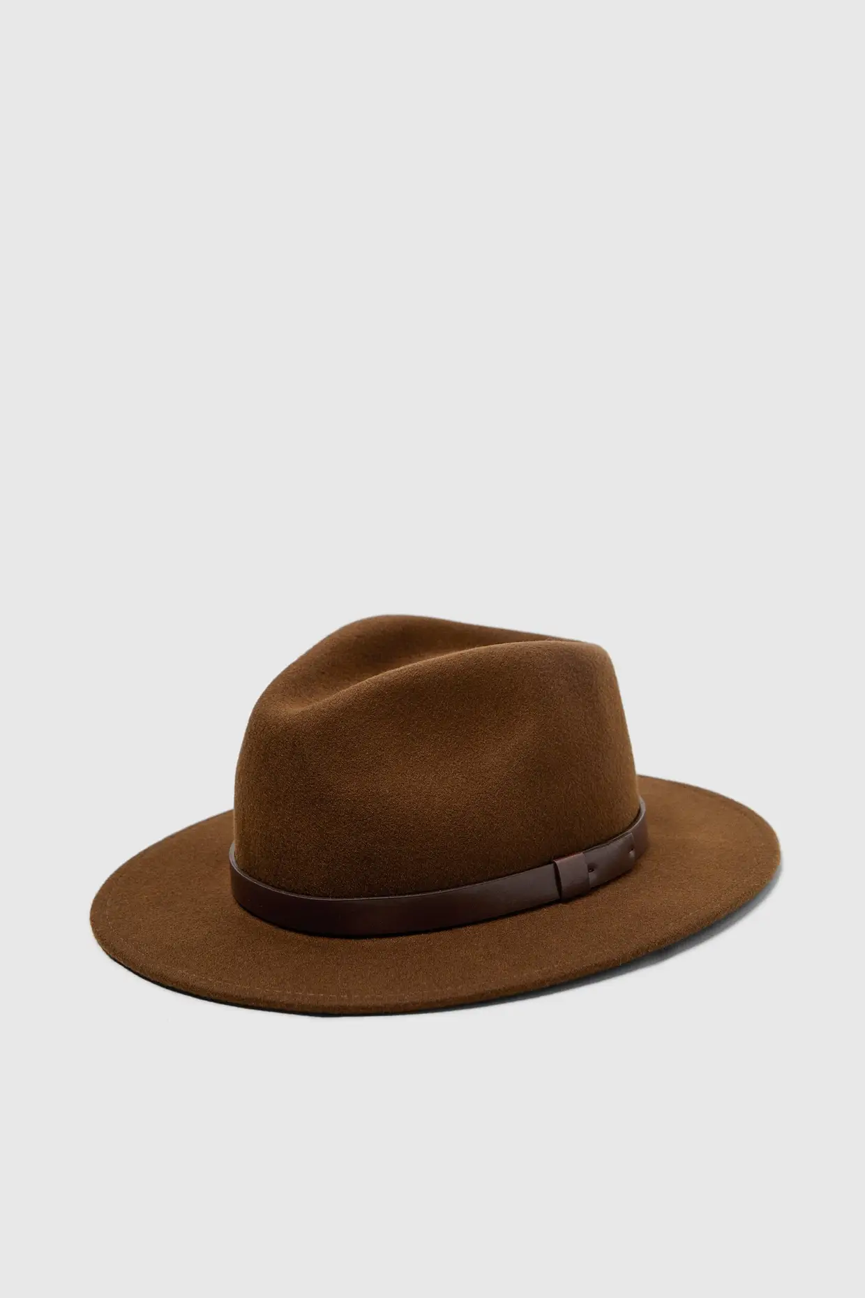 Chapéu de feltro, Zara, €29,95