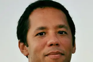 O escritor brasileiro Itamar Vieira Júnior é o vencedor do Prémio Leya 2018