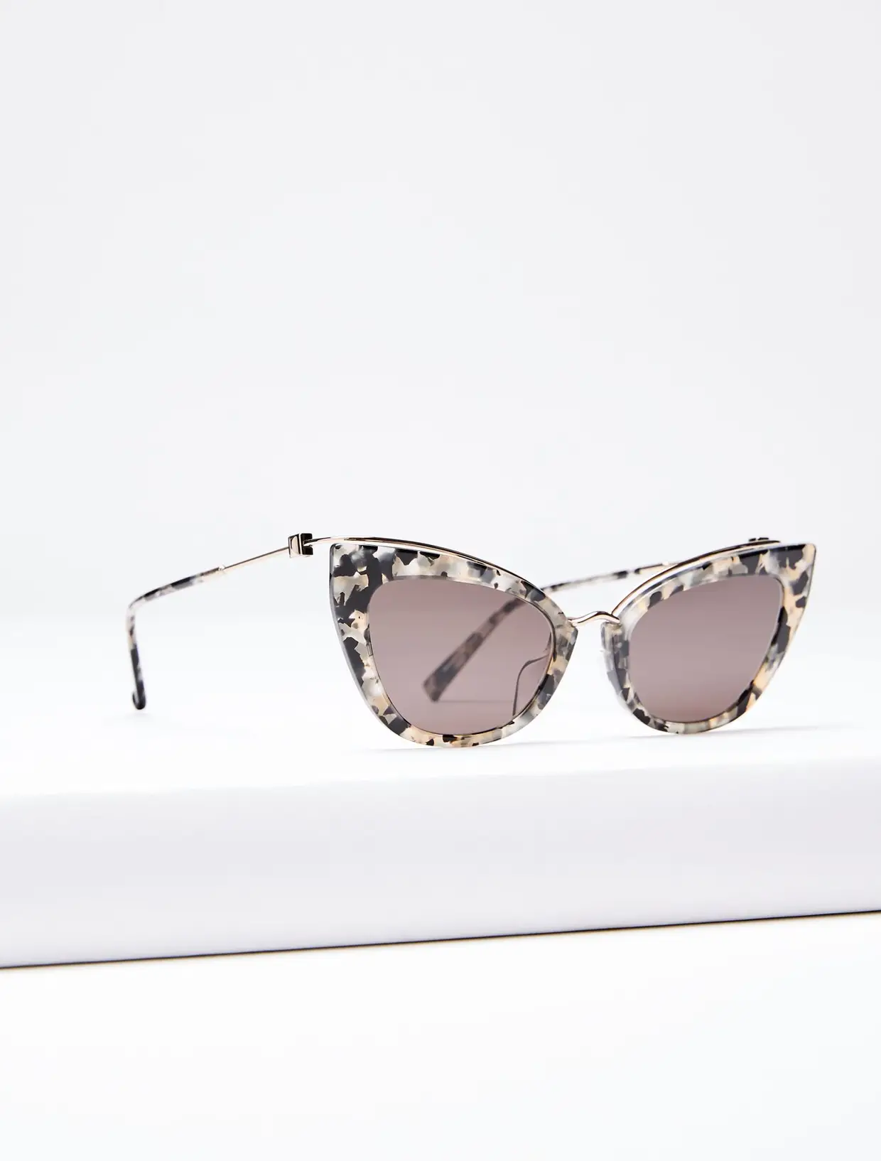 Óculos do sol, Max Mara, 253 euros