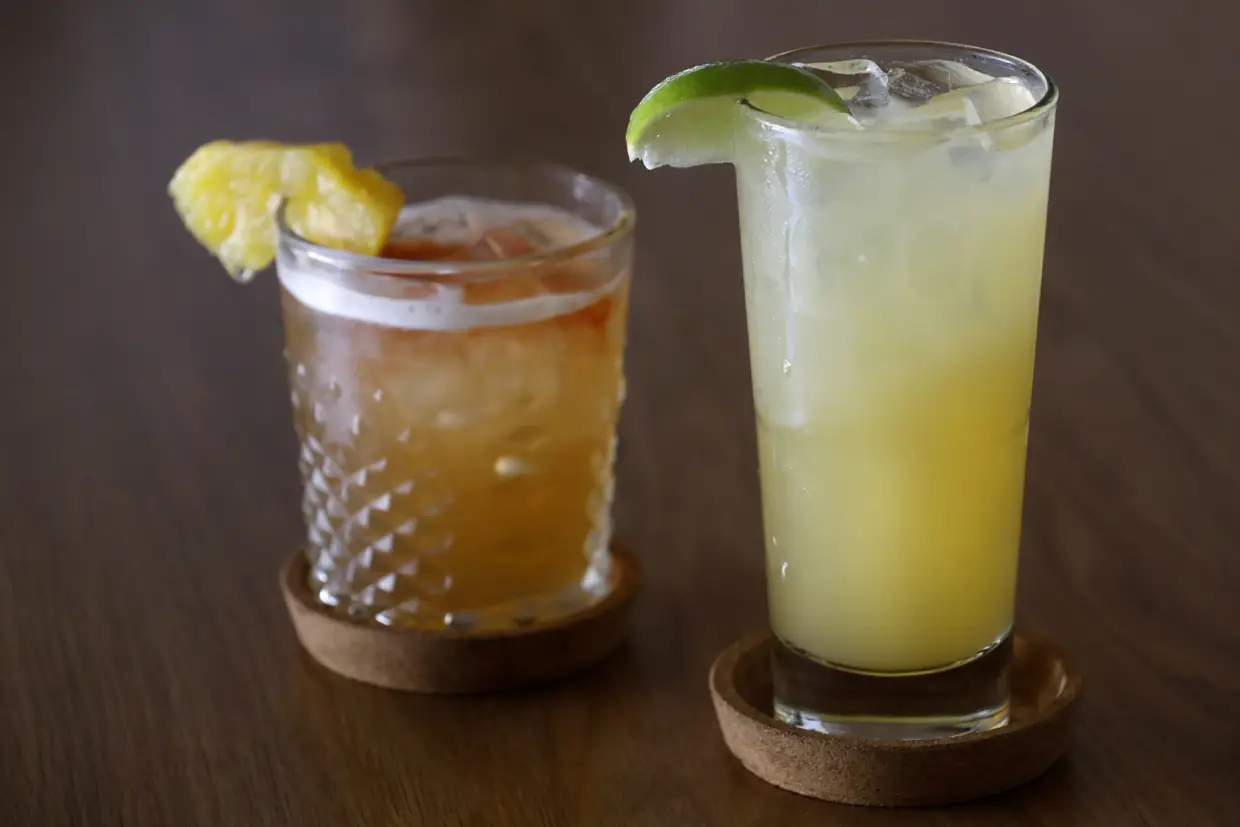 Outra aposta do Afuri é o bar, onde, além de cocktails, podem provar-se uma grande variedade de whiskies japoneses (degustação €15-€30) e delicados sakés (degustação €18-€22)