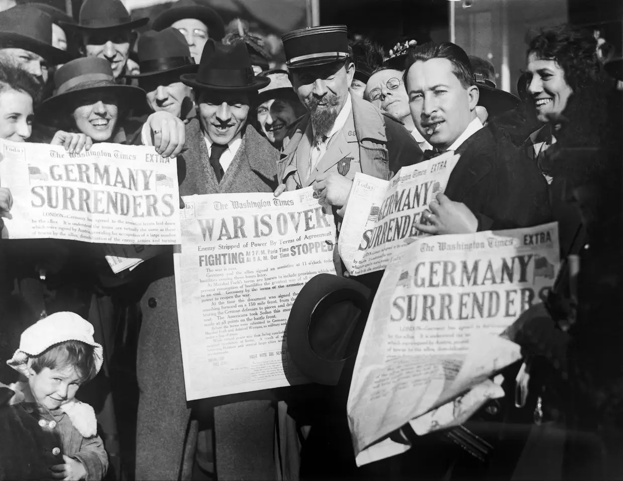 11 de novembro de 1918 - A primeira página do The Washington Times anuncia a rendição alemã e o fim da I Guerra Mundial