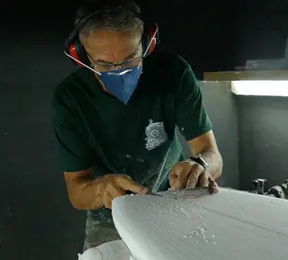 O shaper Lipe Dylong em ação