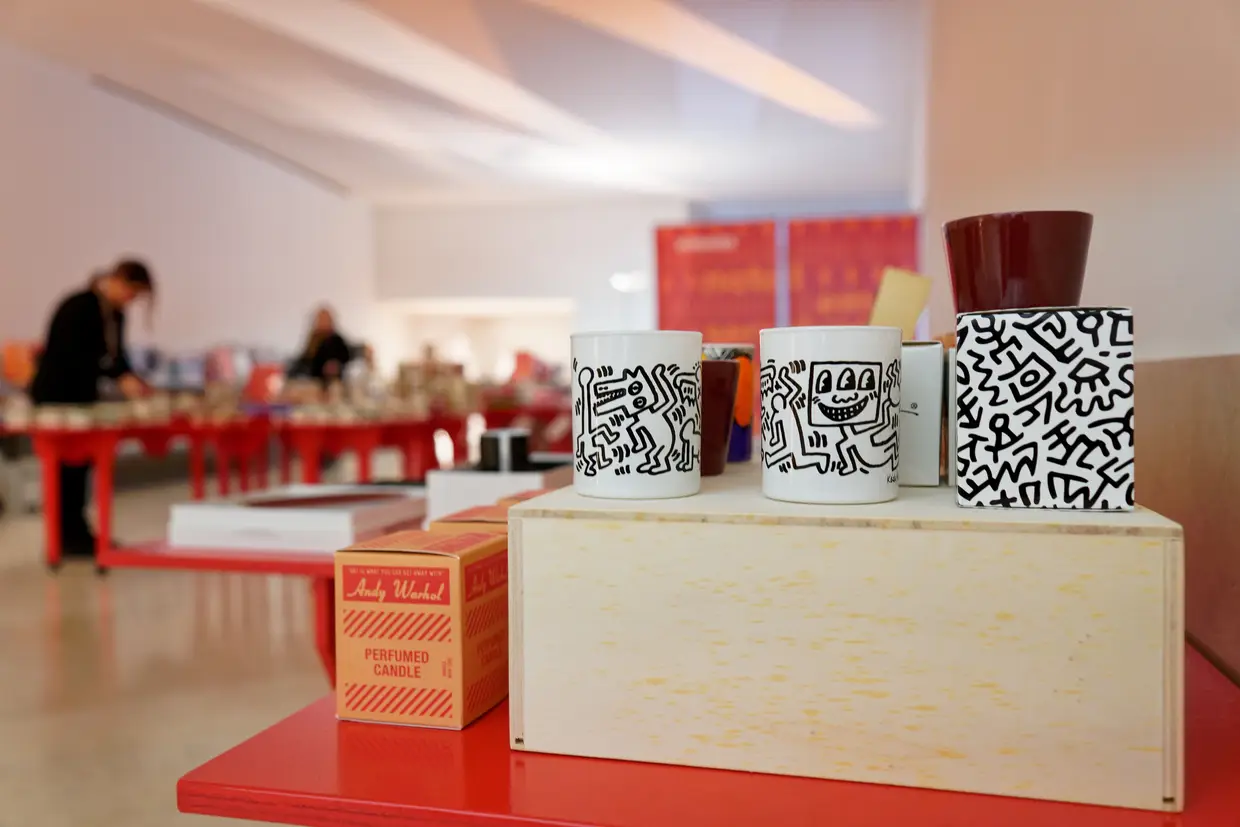 O Bazar de Natal do Museu de Arte Contemporânea de Serralves destaca-se pelas peças de arte e design