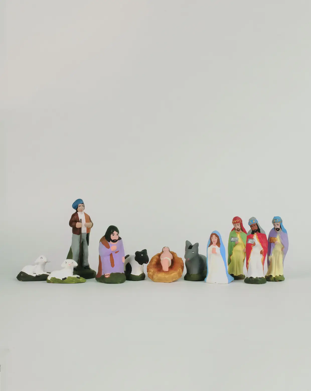 Figuras de Presépio dos Açores, feitas na Oficina-Museu das Capelas, na ilha de São Miguel, €36 (conjunto)