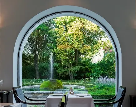 Inserido no hotel Quinta das Lágrimas, o restaurante Arcadas, em Coimbra, serve uma cozinha de mercado com foco nos produtos frescos e tradicionais da região centro