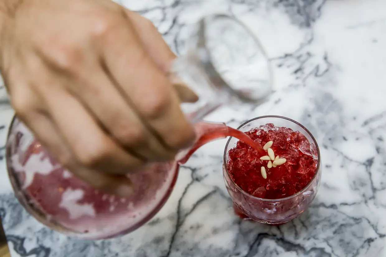 Sumo de amora com gelo picado, uma bebida típica libanesa
