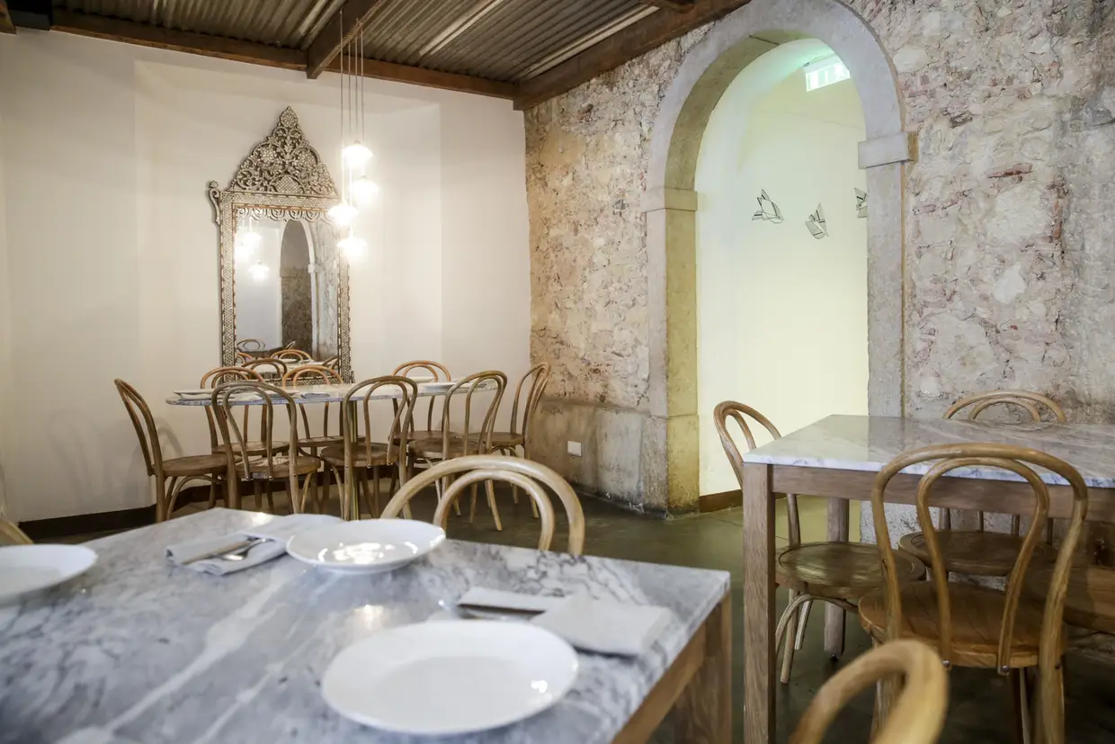 Uma das salas do restaurante Sumaya, especializado em cozinha libanesa