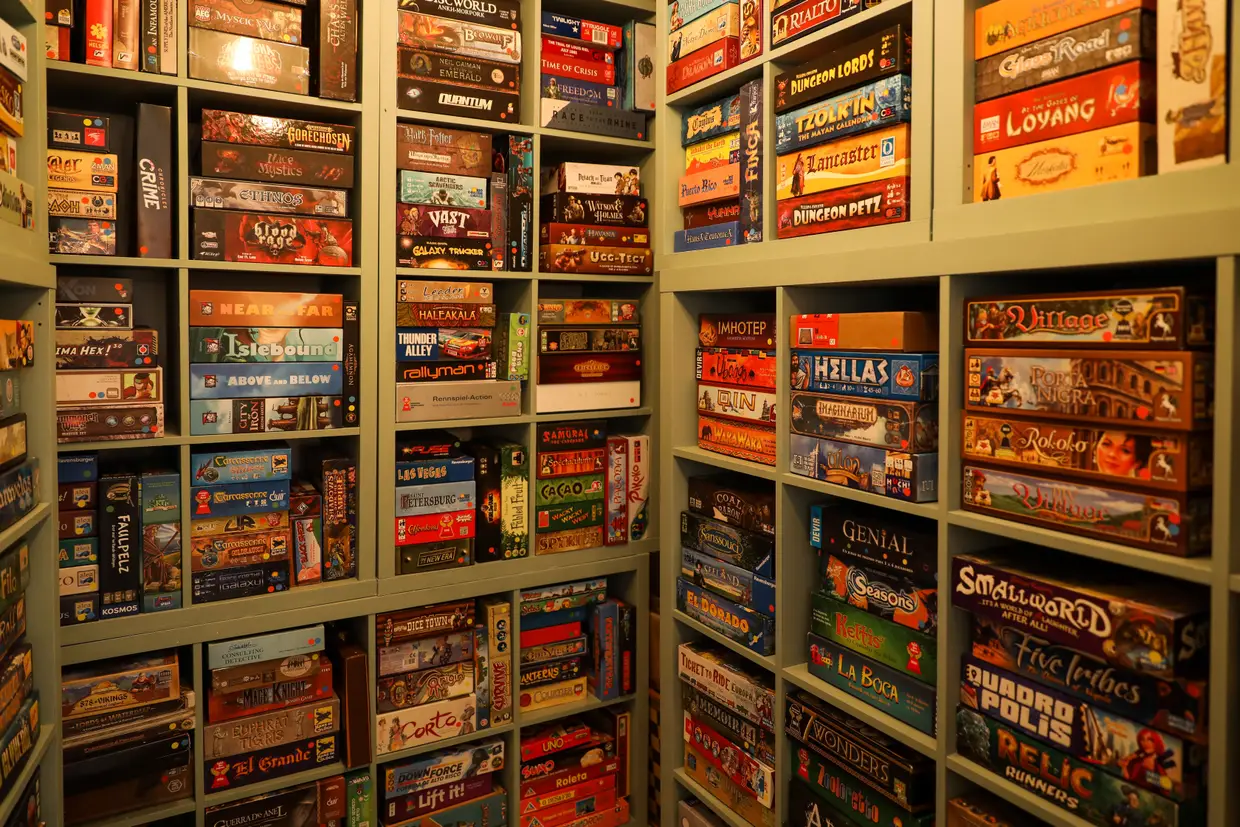 Os jogos estão divididos por categorias e cores, de acordo com o seu grau de dificuldade