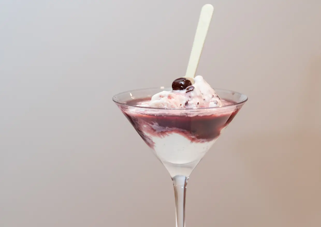 Affogati Ginjex com stracciatella e Ginja d'Óbidos