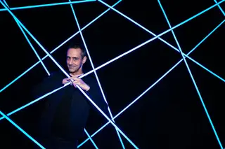 "Impossível ao Vivo": o novo espetáculo de magia de Luís de Matos