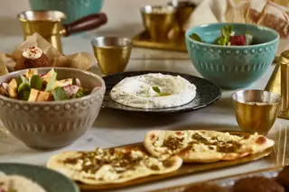 O Za'atar, de comida libanesa, abriu na Rua de São Paulo, na zona do Cais do Sodré
