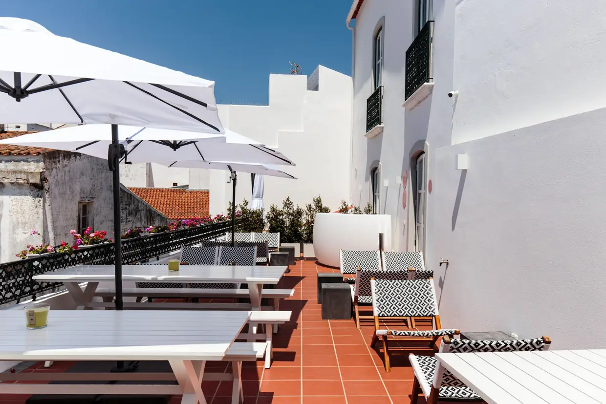 O terraço, uma das zonas comuns de lazer