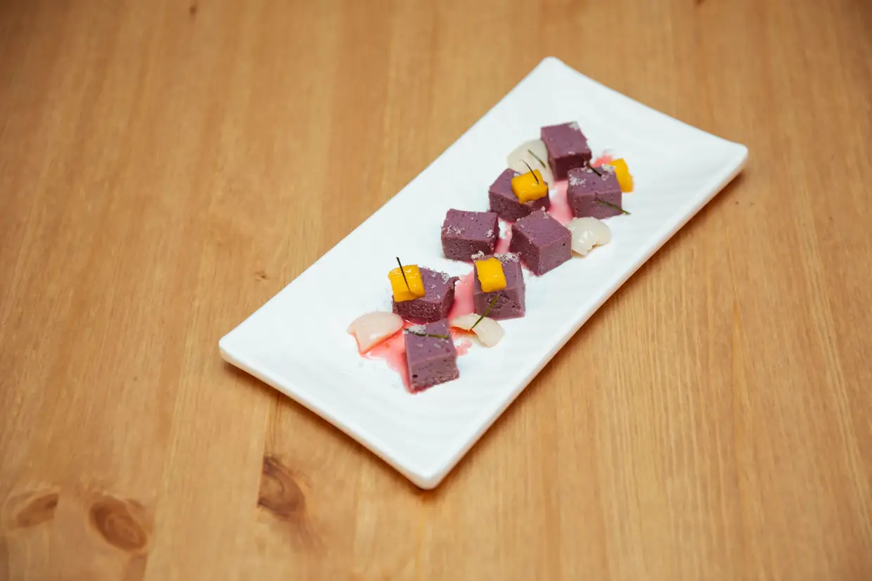 Na Taberna de Macau serve-se batatada, uma sobremesa feita com batata doce roxa