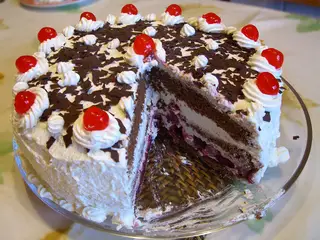 Schwarwälder Kirschtorte/ Wikimedia Commons
