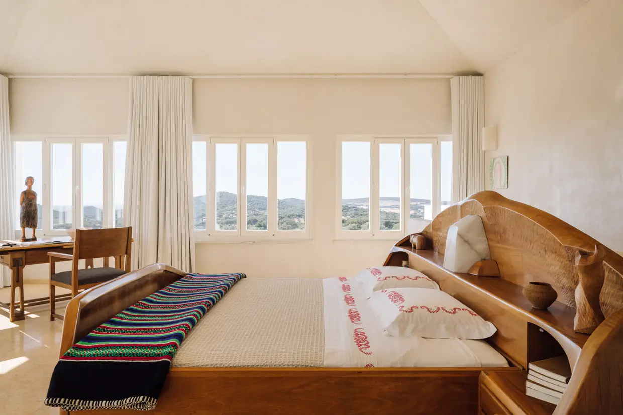 No mobiliário, o destaque vai para as peças Jugendstil (a variante nórdica da Art Nouveau) e de design antroposófico (devedor da filosofia de Rudolf Steiner)