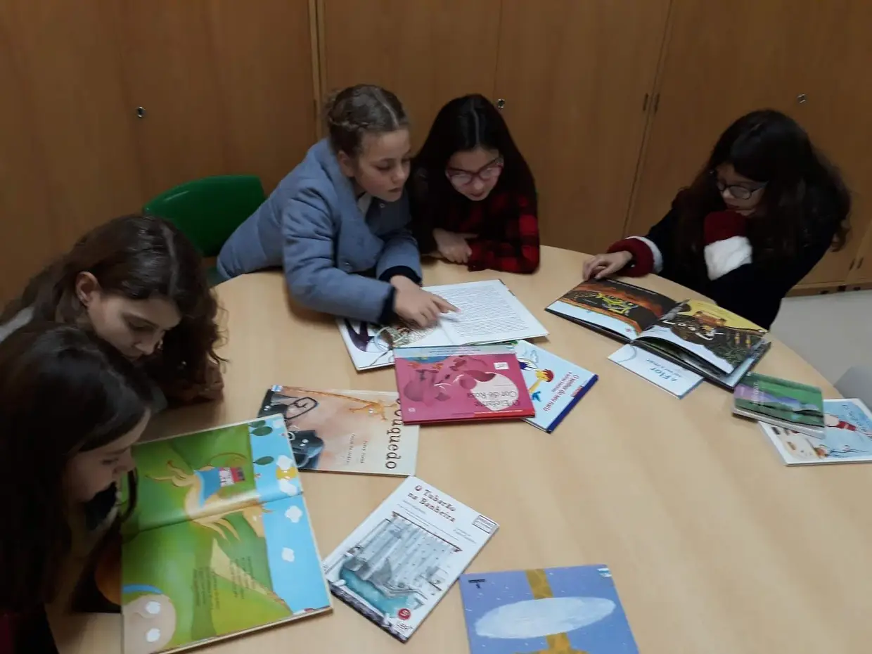 Em Ourém, toda a turma se juntou para ler as obras que vão a votos