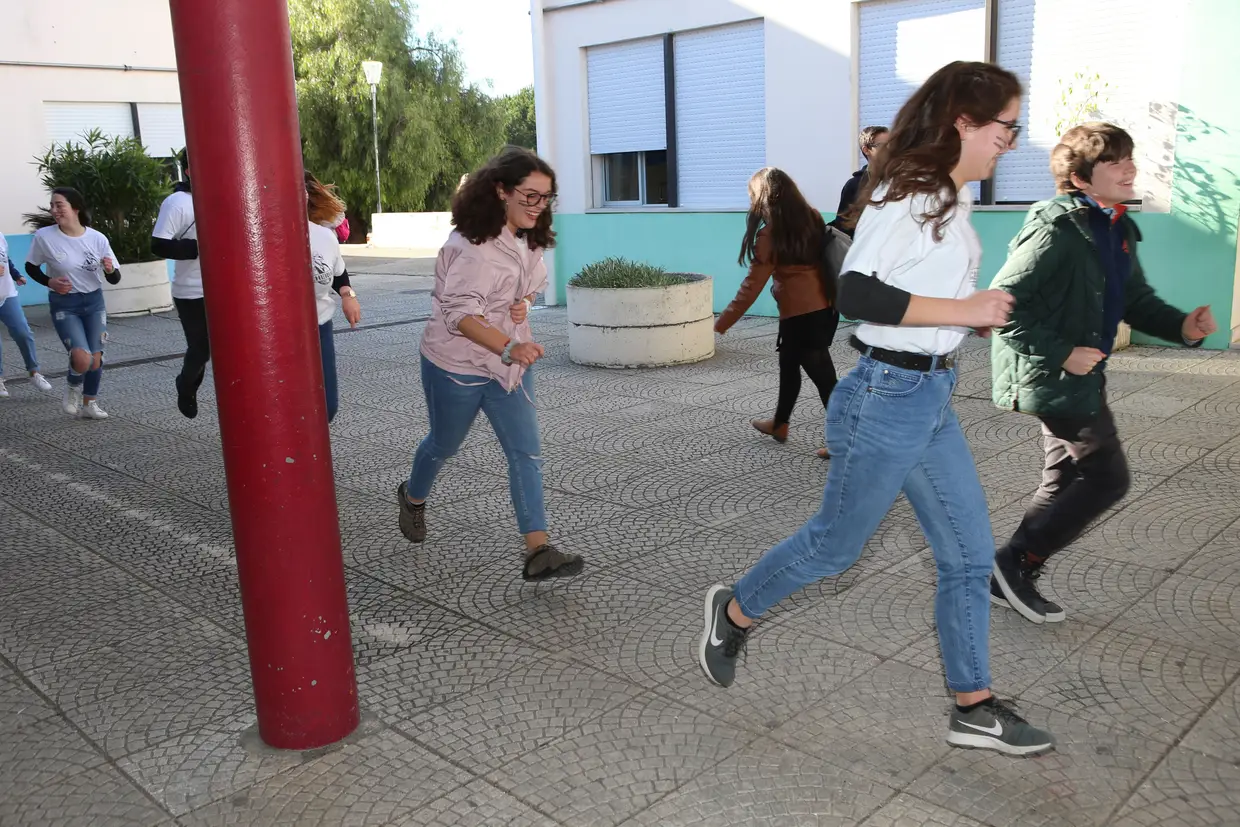 Logo pela manhã, houve treinos por toda a escola