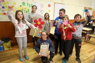 O grupo que faz campanha pelo livro «A Maior Flor do Mundo»