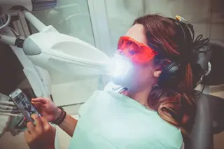 6 mitos sobre branqueamento dentário em que deve deixar de acreditar