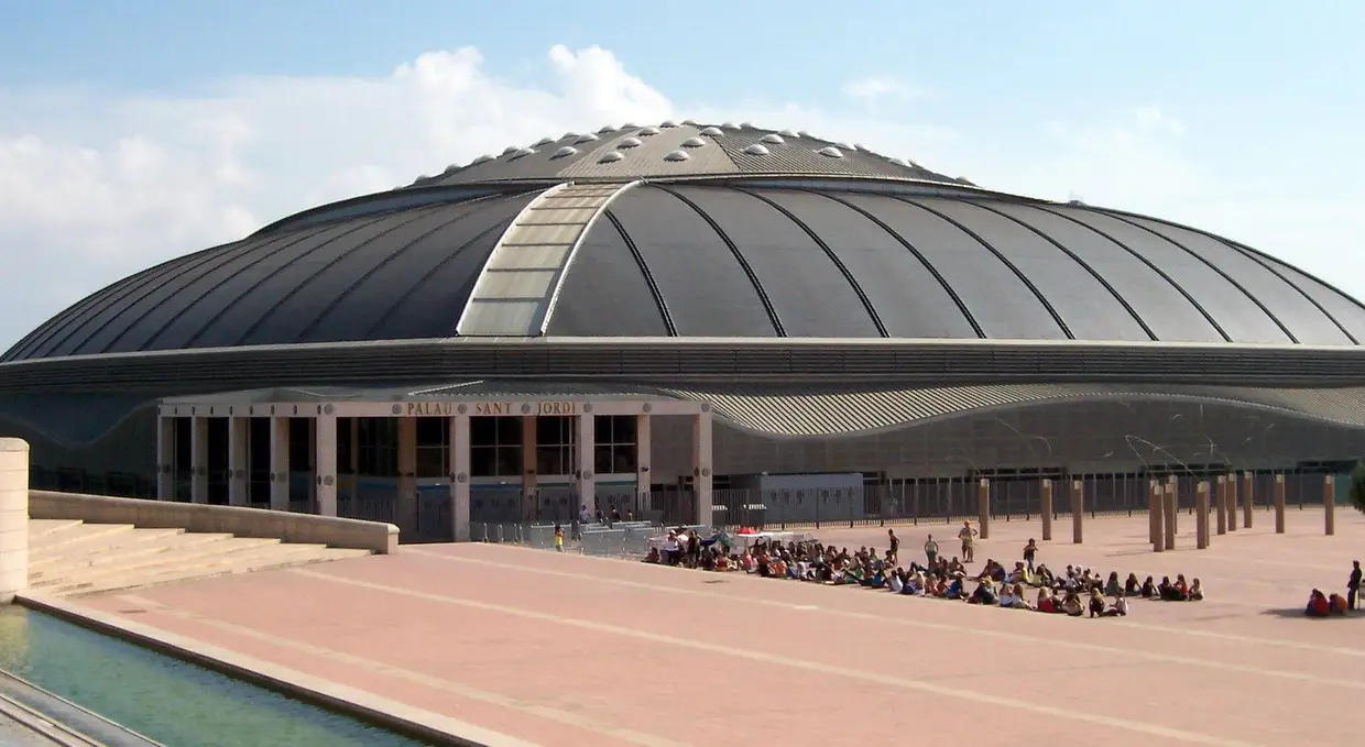 Palácio de Sant Jordi, projetado para os Jogos Olímpicos de Barcelona de 1992, Espanha