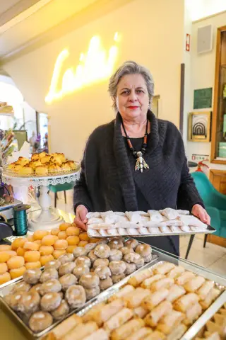 Ana Maria Baptista, filha da fundadora da Confeitaria Lailai, reaberta recentemente