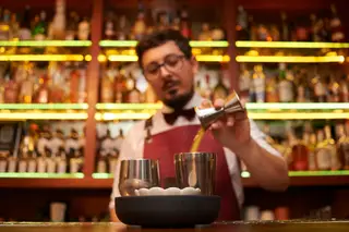 Paulo Gomes, do bar Red Frog, em Lisboa, é um dos nomeados no concurso na categoria de melhor Bartender