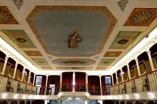 O teto do teatro LU.CA