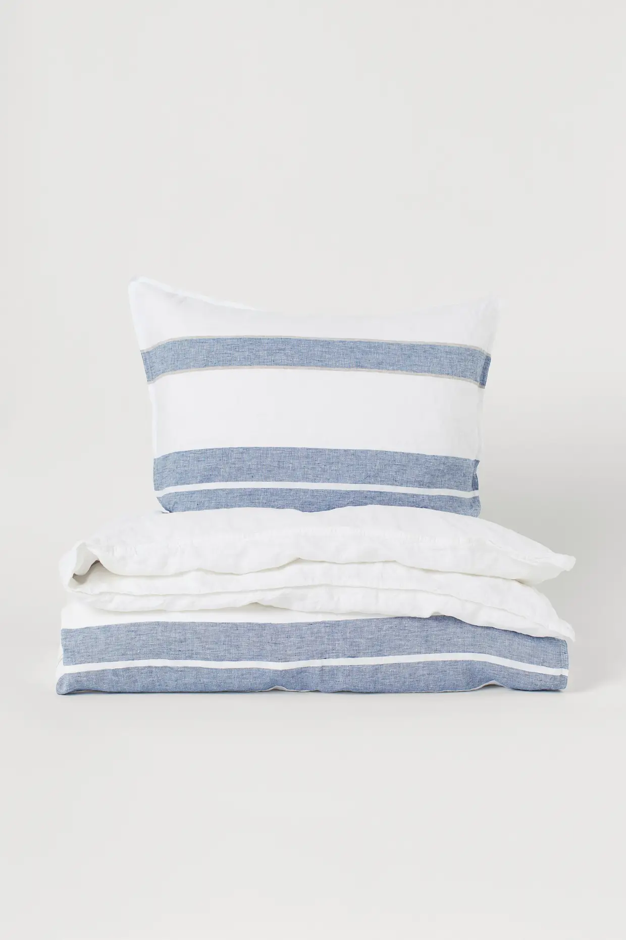 Conjunto com capa de edredão e almofadaem linho, H&M, €79,99