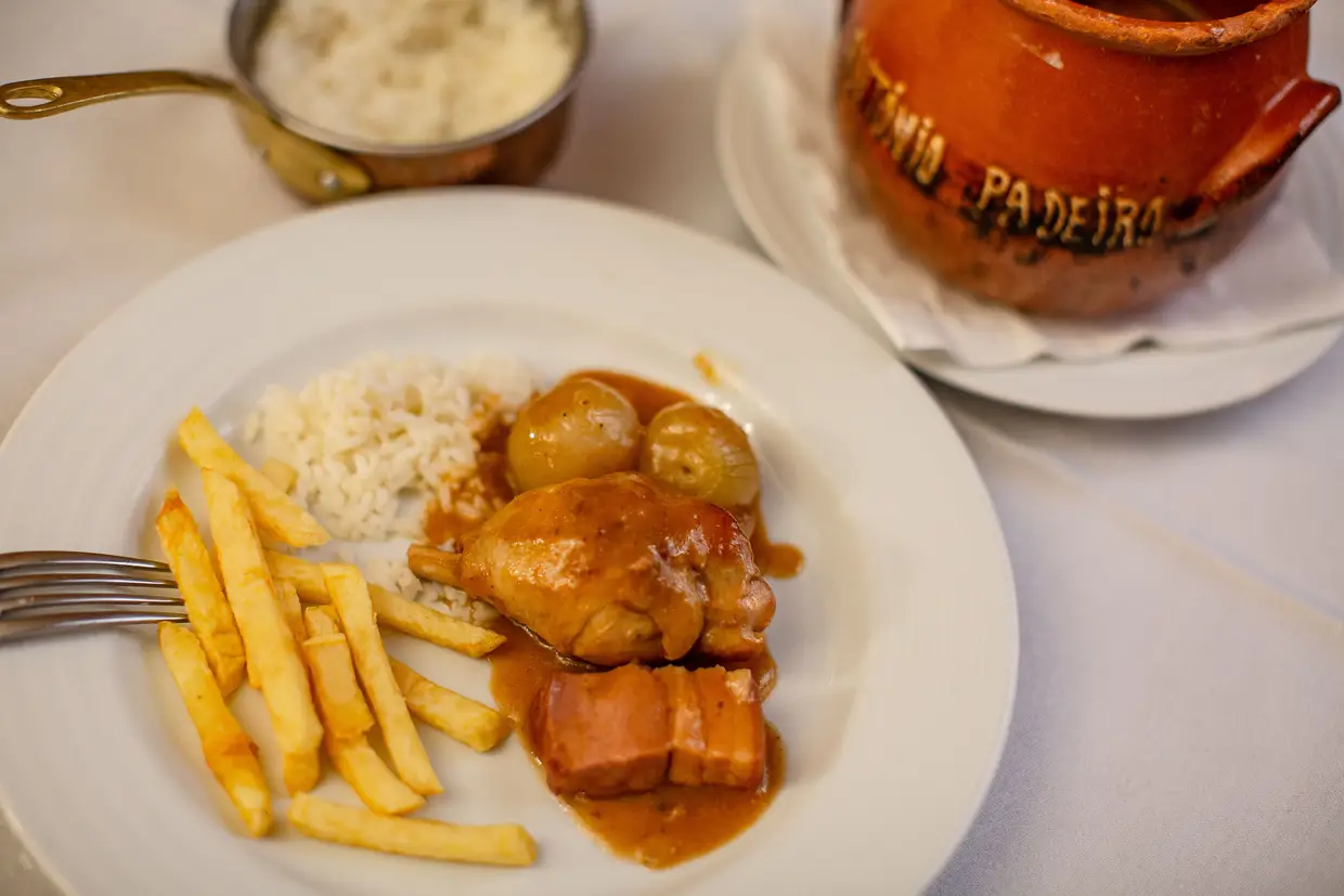 Vis  o Alcoba  a  descoberta cidade ginja  dos doces