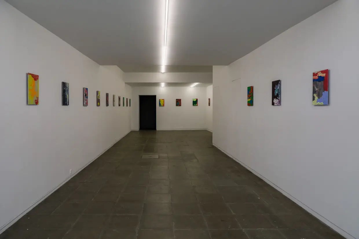 Na Rua Miguel Bombarda, onde antes funcionava a galeria Nuno Centeno está agora o Espaço 531, de Fernando Santos, dedicado a trabalhos de pequeno formato
