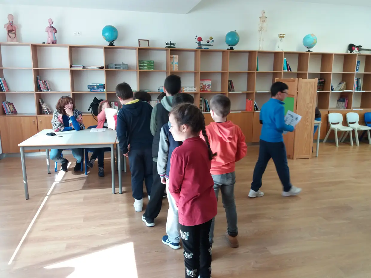 A Escola Básica de Paradela participou nos «Miúdos a Votos» primeira ves. «Todos os envolvidos fizeram um balanço muito positivo», garante a professora bibliotecária Olívia Queiroz