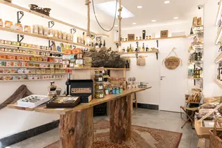 Em Alvalade, na Dois Dedos de Conserva, encontram-se produtos genuínos portugueses
